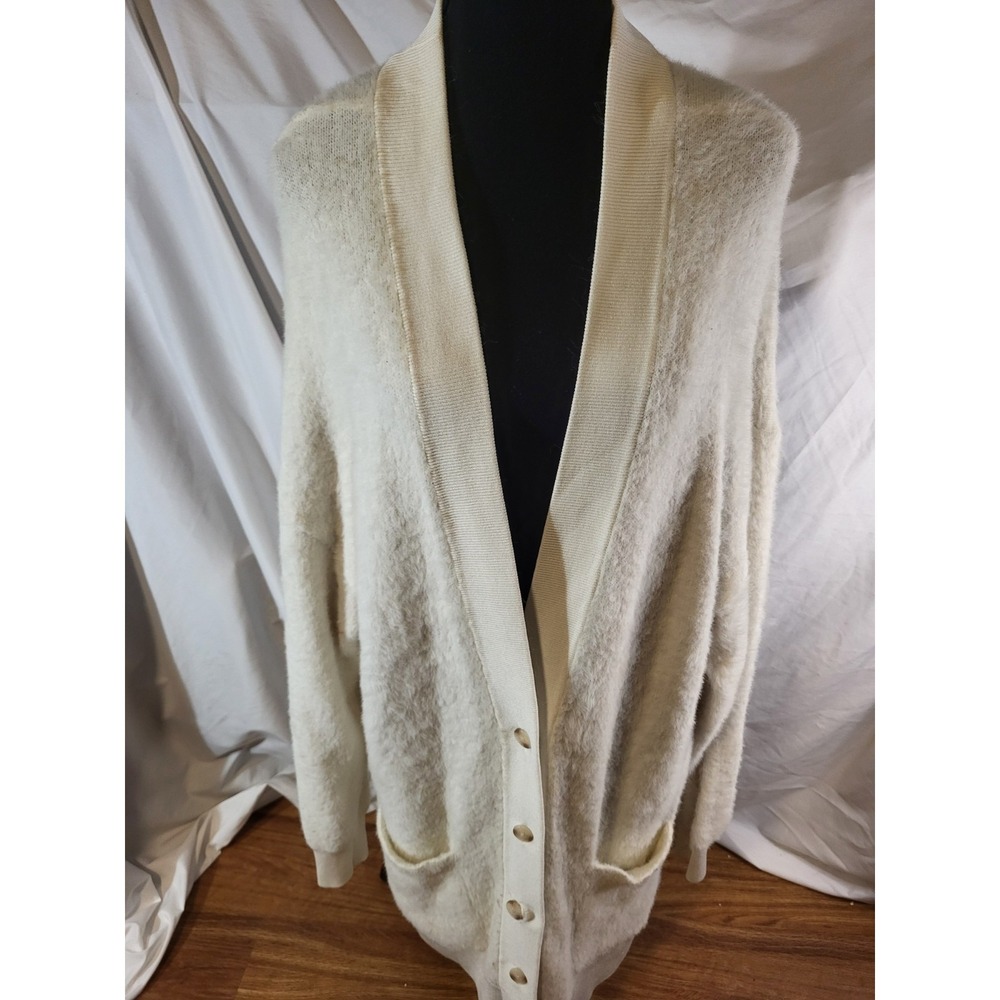 Aritzia Sunday Best Size M White Kitten Cardigan